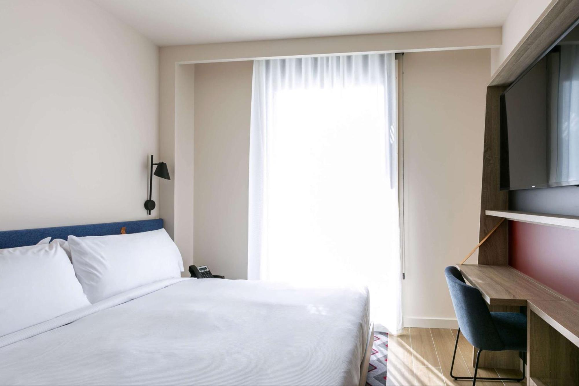 Hampton By Hilton Alcobendas Madrid Экстерьер фото