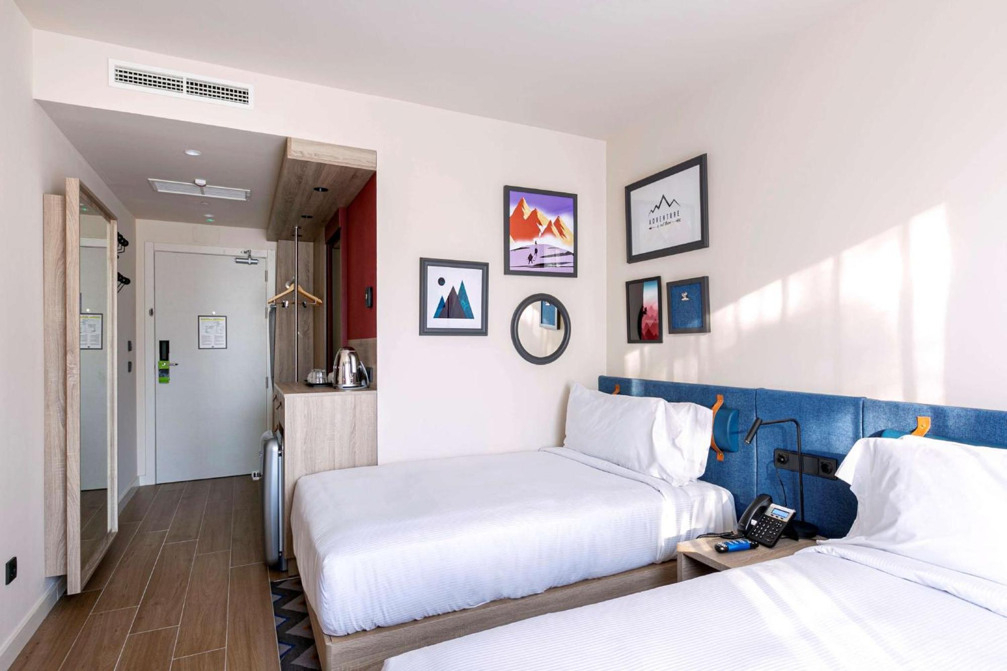 Hampton By Hilton Alcobendas Madrid Экстерьер фото